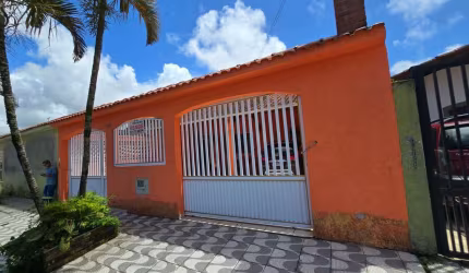 Casa com 6 dorms, Caiçara, Praia Grande - R$ 750 mil, Cod: 3161