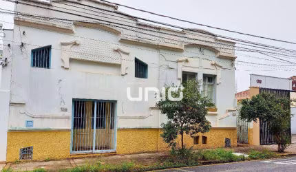 Casa com perfil comercial no centro de Piracicaba
