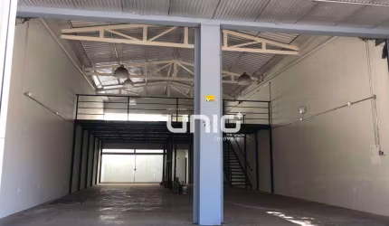Salão comercial para alugar no bairro Vila Industrial em Piracicaba.