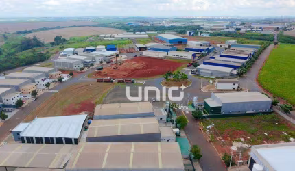 Galpão industrial disponível para locação, no Condomínio Uninorte II em Piracicaba/SP.