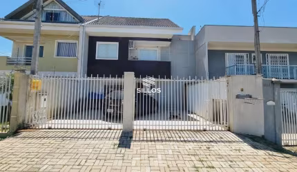 Sobrado com Terraço no Atuba