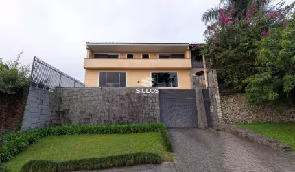 Casa com 3 suítes à venda no Ahú