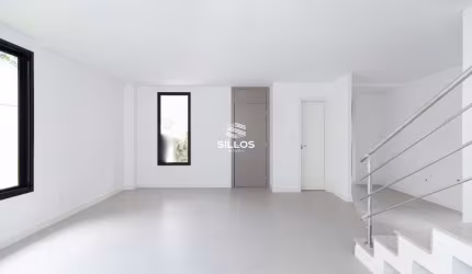 Sobrado Triplex 02 à venda com 3 quartos no São Lourenço
