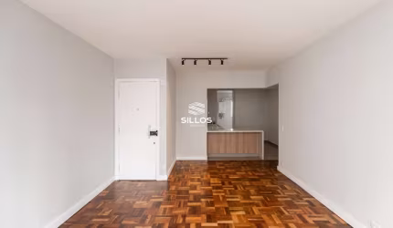 Apartamento reformado à venda com 3 quartos no Cabral