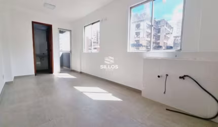 Studio Reformado à venda no Centro de Curitiba