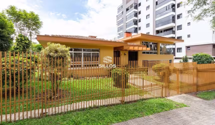 Casa com 400 m² para alugar no Cristo Rei em Curitiba