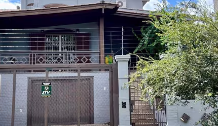 Casa com 3 Quartos, 1 suíte,  4 banheiros e 3 vagas de garagem, 260 m²