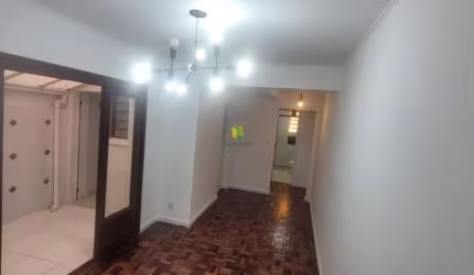 Apartamento térreo totalmente reformado, 2 pátios e 1 dormitório na Rua Dr. João Inácio