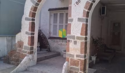 Casa com 3 dormitórios e 2 vagas no bairro São Geraldo