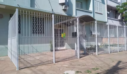 Apartamento térreo, com 2 dormitórios no bairro São Geraldo