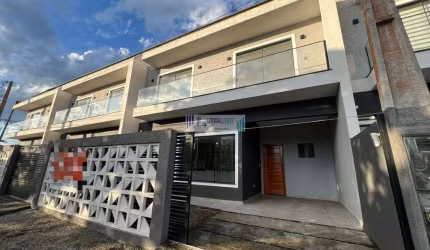 Sobrado novo na quadra do mar - 3 dormitórios/suíte, aceita financiamento.