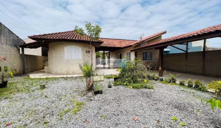 LAZER E QUALIDADE DE VIA EM UM SÓ LUGAR!!!  RESIDÊNCIA COM QUINTAL EM GAIVOTAS.