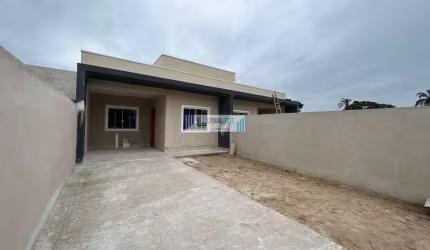 RESIDÊNCIA NOVA COM AMPLO QUINTAL  - 3 DORMITÓRIOS SENDO UMA SUÍTE.