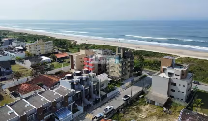 Triplex mobiliado contendo 3 suítes - terraço e piscina - ao lado da Praia.