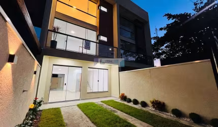 Lindo Triplex a venda - 3 suítes - Piscina- a poucos metros do mar.