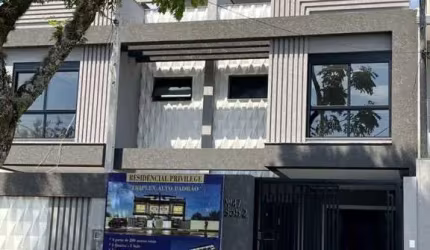 Sobrado com 3 quartos  à venda, 139.00 m2 por R$980000.00  - Jardim Das Americas - Curitiba/PR