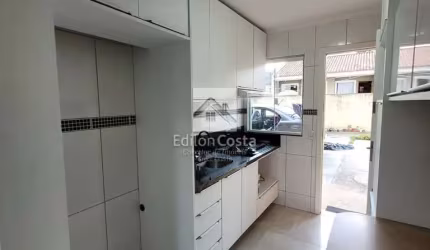 Casa com 3 quartos à venda na Rua do Sassafrás, 193, Parque do Embu, Colombo, 51 m2 por R$ 300.000