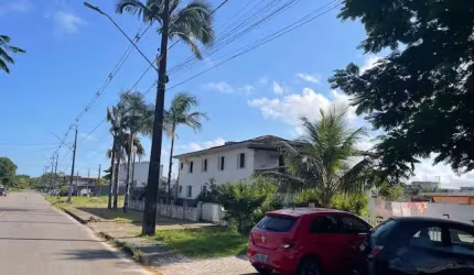 AMPLO SOBRADO COM 2 APARTAMENTOS