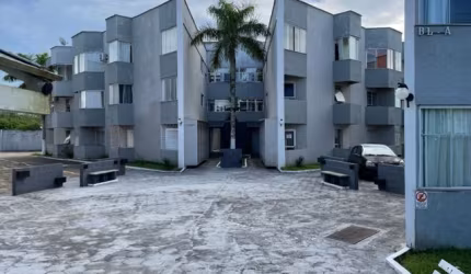 Apartamento a uma quadra do Mar