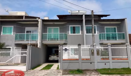 Sobrado com Quintal no Piçarras