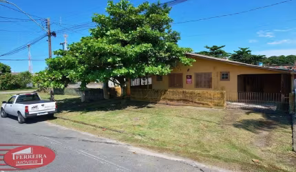 Residência com Sobra de Terreno