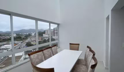 COBERTURA COM 02 SUÍTES PRÓXIMO À BALNEÁRIO CAMBORIÚ