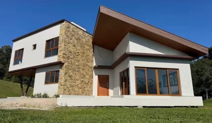 CONDOMÍNIO JARDIM DA SERRA - CASA COM 04 DORMITÓRIOS EM RANCHO QUEIMADO