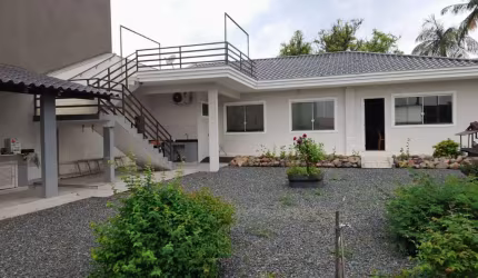 CASA MOBILIADA COM 03 DORMITÓRIOS NO BAIRRO AMÉRICA EM JOINVILLE