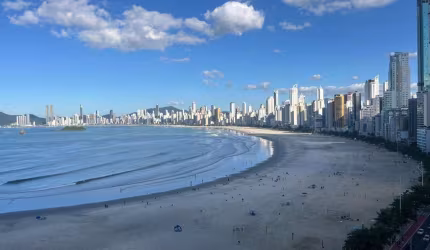 PORTAL DE ANTARES - APARTAMENTO MOBILIADO COM VISTA PARA O MAR EM BALNEÁRIO CAMBORIÚ