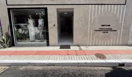 CLÍNICA ESTÉTICA À VENDA EM BALNEÁRIO CAMBORIÚ E  LOJA DE ROUPAS
