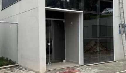 SALA COMERCIAL PARA LOCAÇÃO NA PRAIA BRAVA EM ITAJAÍ