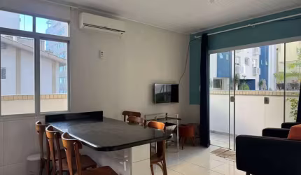 APARTAMENTO COM 02 DORMITÓRIOS NA QUADRA MAR EM BALNEÁRIO CAMBORIÚ