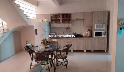 Casa Sobrado à Venda Semi Mobiliada com  02 Suítes Localizada no Centro de Balneário Camboriú - SC