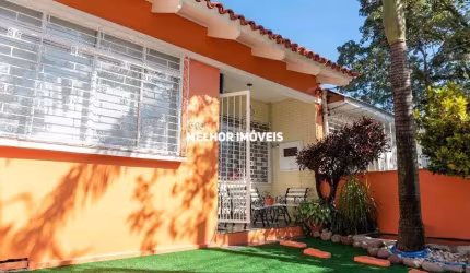 Casa com Edícula e Kitnet, totalmente mobiliada, localizada no bairro Teresópolis  Porto Alegre - RS