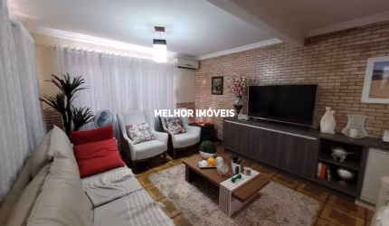 Casa de Esquina à Venda com 15 Dormitórios com uma excelente Localização no centro de Balneário Camboriú - SC