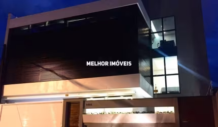 Sobrado de Alvenaria à Venda com 3 suítes localizado em Balneário Camboriú
