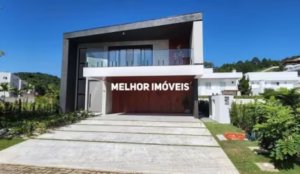 Horizontal Praia Brava - Casa Nova em condomínio fechado à venda com 5 suítes, 6 vagas de garagem localizada na Praia Brava