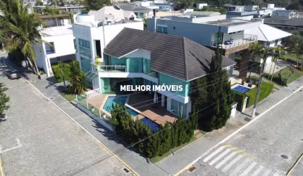 Vivendas do Atlântico - Casa Alto Padrão á venda com 4 suítes com Vista mar localizada na praia do Estaleiro em Balneário Camboriú.