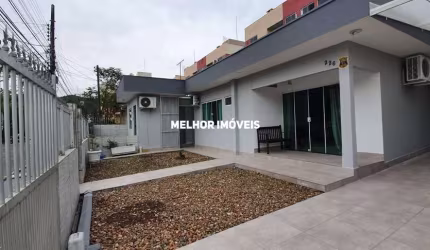 Casa com 04 dormitórios à Venda, 270 m² em Balneário Camboriú