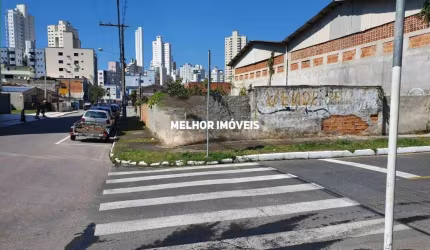Terreno á Venda no Bairro Nações Balneário Camboriú - SC