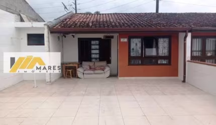 Casa à venda no bairro Praia de Leste - Pontal do Paraná/PR