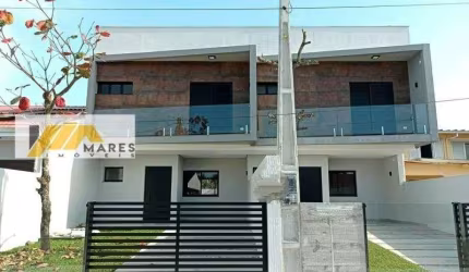 Sobrado à venda no bairro Praia de Leste - Pontal do Paraná/PR