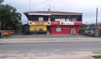 PRÉDIO COM. E RESIDENCIAL COM 5 SALAS E 2 KITNETS + CASA FUNDOS - AV.CELSO RAMOS