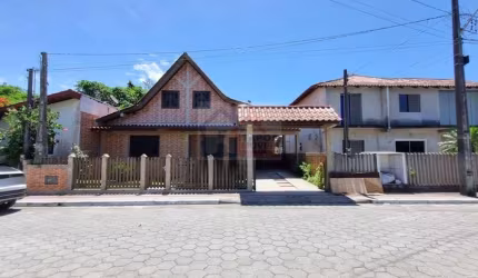 Casa a venda em Itapoá - Itapema do Norte
