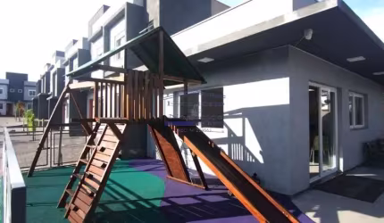 Casa em condomínio à venda em Porto Alegre - Vila Nova: 2 quartos, 1 sala, 2 banheiros, 1 vaga de garagem, 59m² de área.