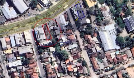 Terreno com Casa Antiga Comercial à Venda em Porto Alegre-RS, Bairro Cavalhada  2 Quartos, 1 Sala, 2 Banheiros, 3 Vagas, 100m²
