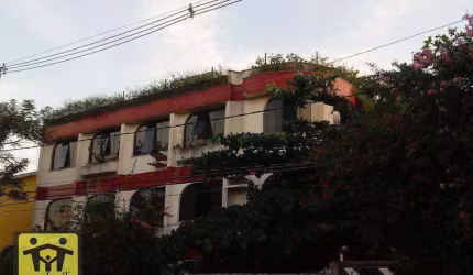 Ampla casa com 5 dormitórios sendo 2 suítes - Jardim da Glória - São Paulo/SP