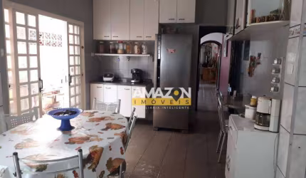 Casa com 3 dormitórios à venda, 700 m² por R$ 450.000,00 - Recanto dos Coqueirais - Taubaté/SP