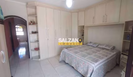 Sobrado com 5 dormitórios à venda, 312 m² por R$ 720.000 - Vila Jaboticabeira - Taubaté/SP
