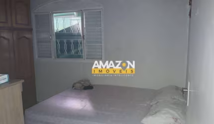Casa com 3 dormitórios à venda, 240 m² por R$ 430.000,00 - Jardim Gurilândia - Taubaté/SP